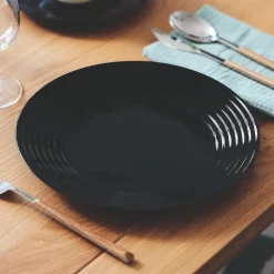 Assiette creuse noire 23 cm Harena
