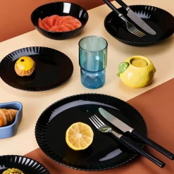 Assiette creuse noire 20 cm Bloom